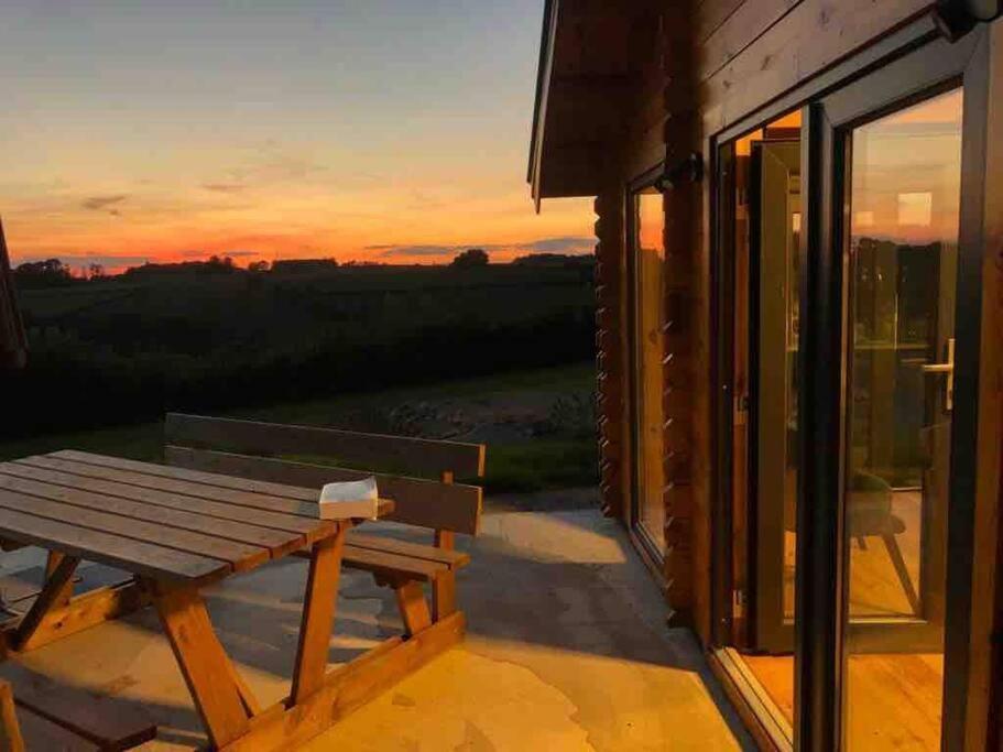 Le Chalet Du Crescent Saint-Germain-des-Champs Экстерьер фото